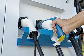 Nuvera 推出燃料电池发电机组和移动电动汽车快速充电器